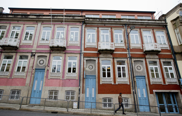 Alunos de colégios privados do Porto queixam-se das instalações desportivas