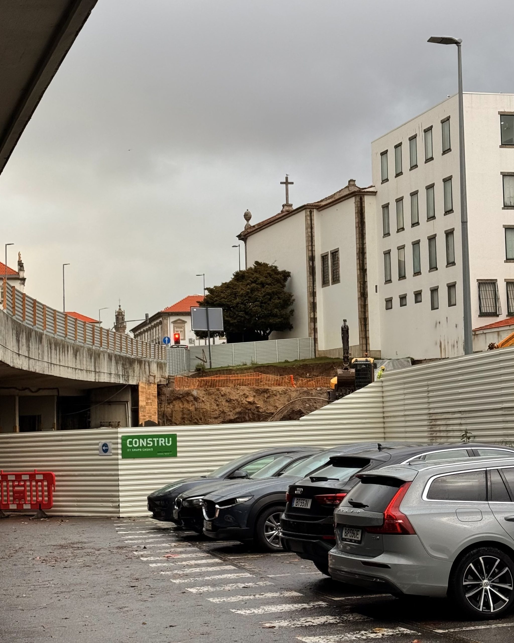 Lusófona do Porto amplia campus com novo polo projetado por Souto Moura