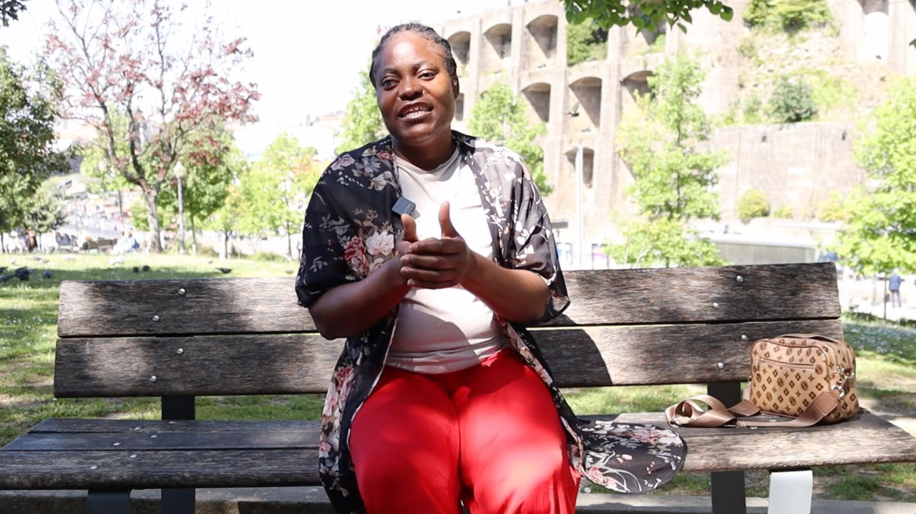 Percorrer a cidade de Gaia sobre rodas com as mães Rachel Adde e Graça Ferreira